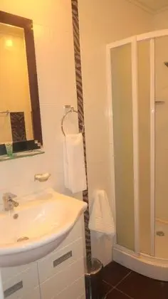 Tek Büyük Yataklı Oda (Budget)