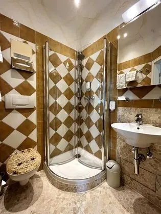 Comfort Tek Büyük Yataklı Oda