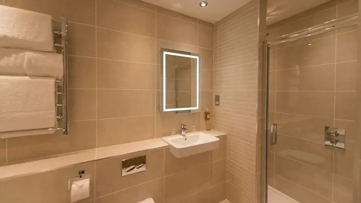 Deluxe Tek Büyük veya İki Ayrı Yataklı Oda, 1 Çift Kişilik Yatak ve Çekyat, Balkon, Bahçe Manzaralı