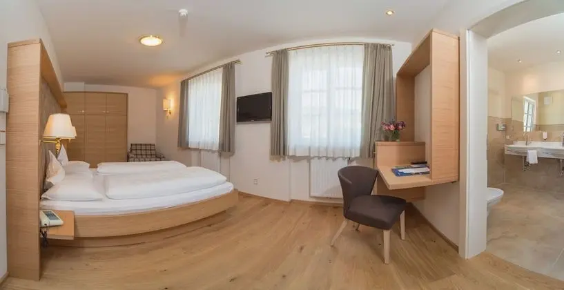 Comfort Tek Büyük Yataklı Oda