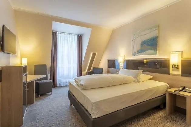 Junior Tek Büyük Yataklı Oda