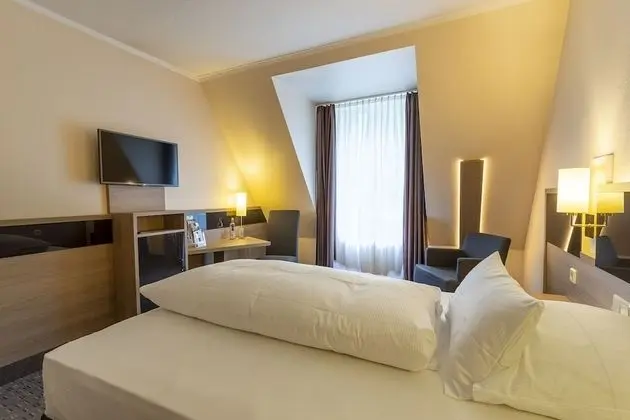 Junior Tek Büyük Yataklı Oda