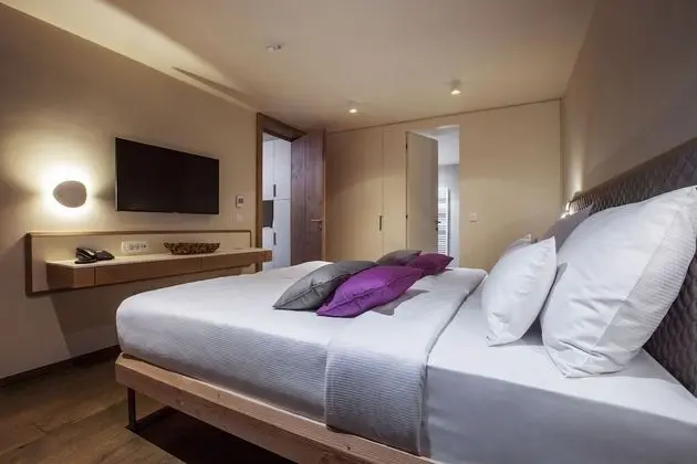 Senior Süit, Göl Manzaralı