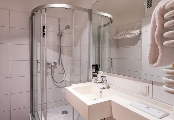 Premium Tek Büyük Yataklı Oda