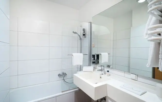 Premium Tek Büyük Yataklı Oda