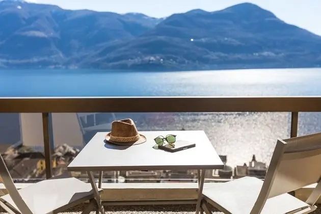 Small Comfort Lake View Room