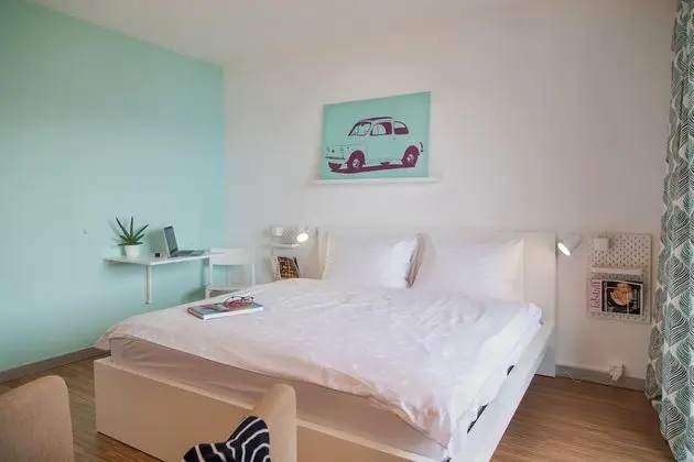 Small Simple Lake View Room