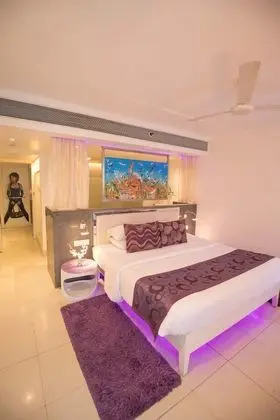 Luxury Oda