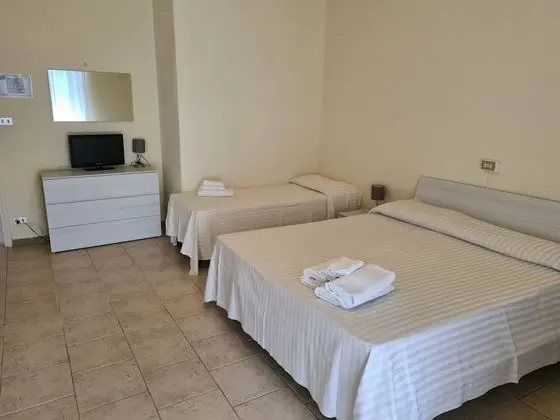 Üç Kişilik Oda