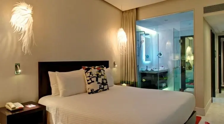 Luxury Oda