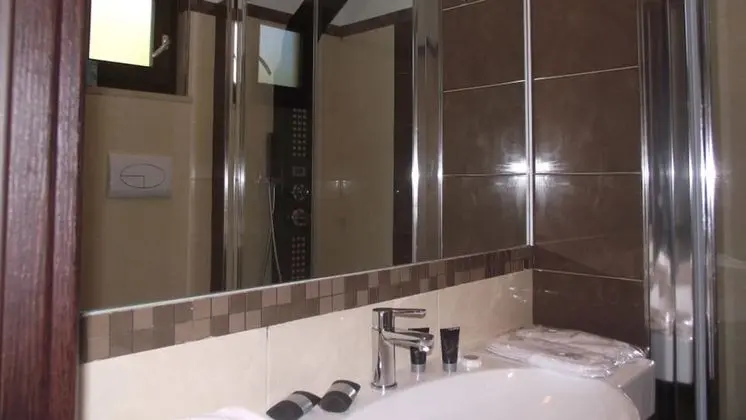 Superior Tek Büyük Yataklı Oda, Sigara İçilebilir, Bahçe Manzaralı