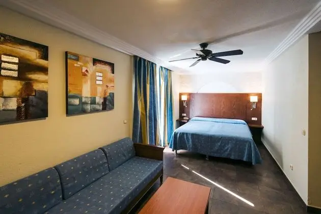 Büyük Yataklı Tek Kişilik Oda