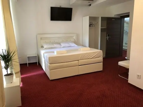 Tek Büyük Yataklı Oda, Balkon, Deniz Manzaralı