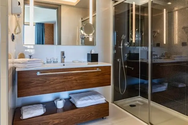 Deluxe Room Twin
