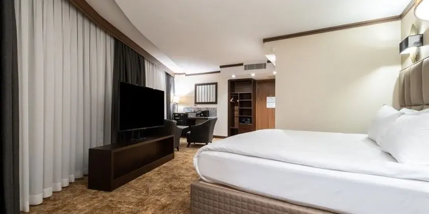 Corner Suit - İadesiz Sadece Oda