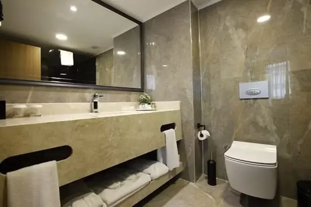 Corner Suit - İadesiz Sadece Oda