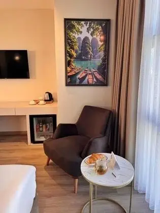 Deluxe French Oda Sehir Manzarali