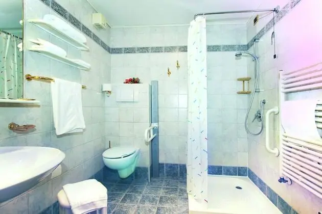 Classic Üç Kişilik Oda