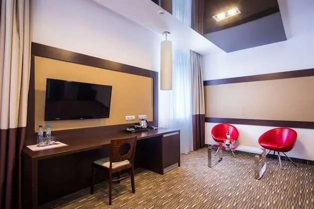 Business Tek Büyük veya İki Ayrı Yataklı Oda