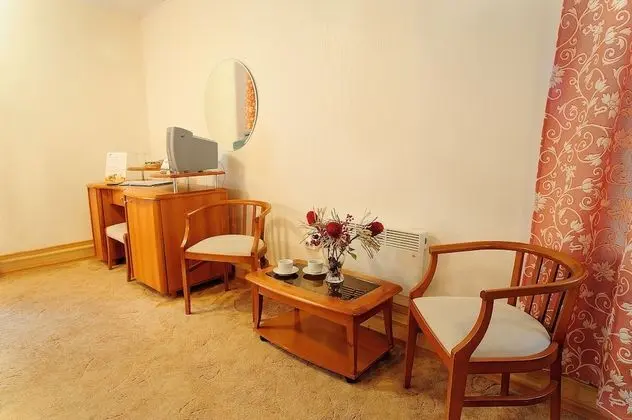 Junior Süit, Jakuzi (Polet)