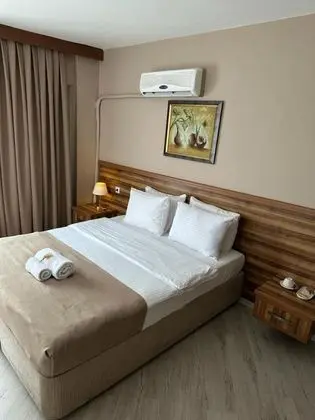 Aile Suiti, Nehir Manzaralı, Balkonlu