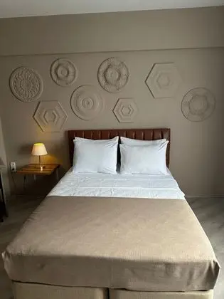 Çift Kişilik, Sokak Manzaralı