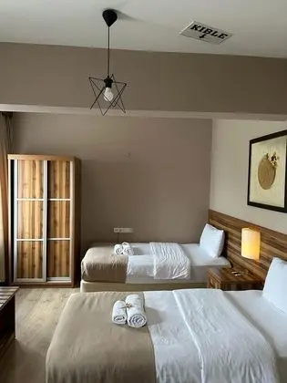 Triple, Nehir Manzaralı