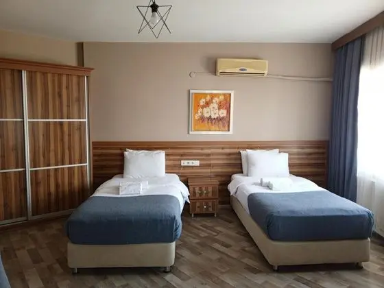 Triple, Nehir Manzaralı