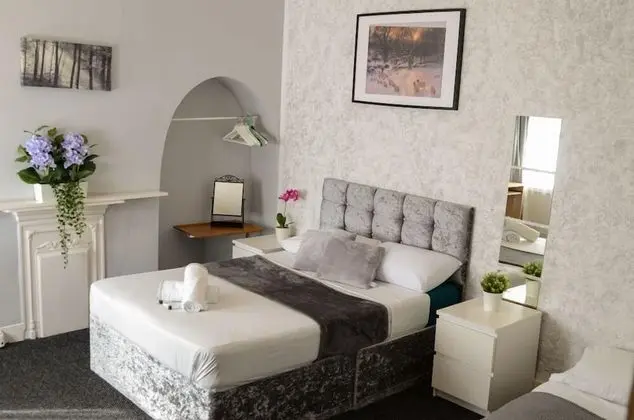 Tek Büyük Yataklı Oda (2)