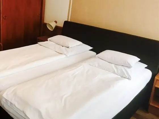 Basic Tek Büyük Yataklı Oda