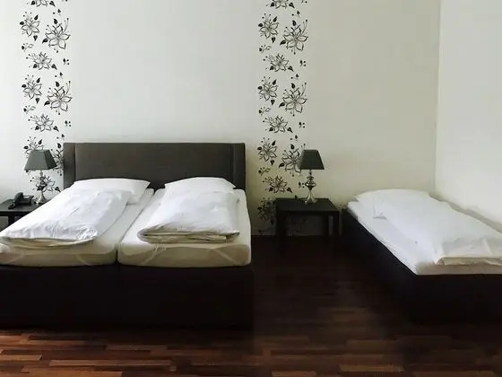Basic Tek Büyük Yataklı Oda