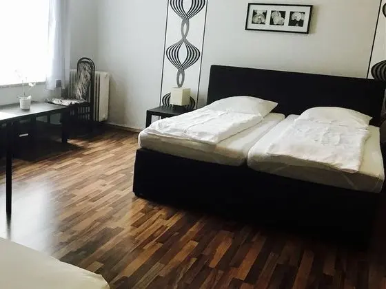 Basic Tek Büyük Yataklı Oda