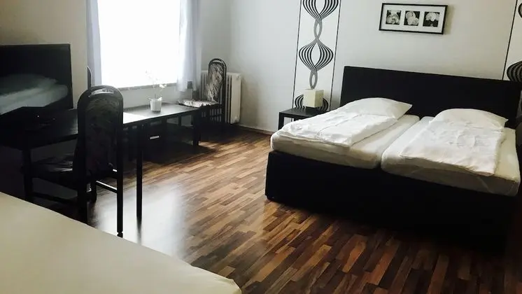Basic Tek Büyük Yataklı Oda