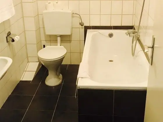 Basic Tek Büyük Yataklı Oda