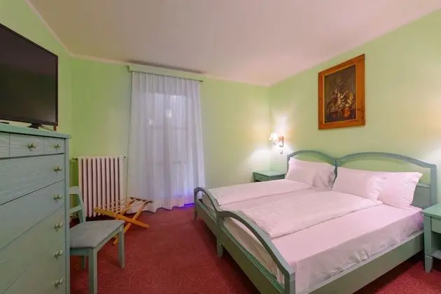 Comfort Tek Büyük veya İki Ayrı Yataklı Oda