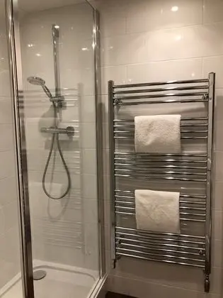 Classic Tek Büyük Yataklı Oda