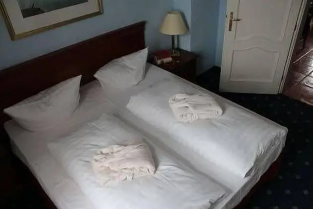 Tek Kişilik Oda, 1 Tek Kişilik Yatak