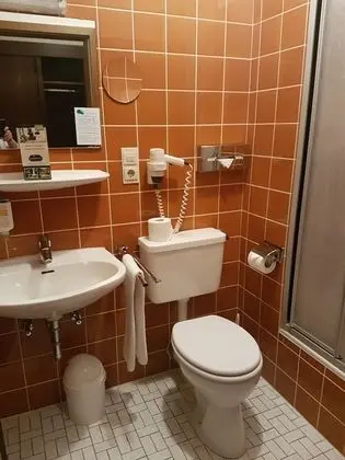 Economy Tek Büyük Yataklı Oda