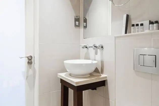 Club Tek Büyük Yataklı Oda