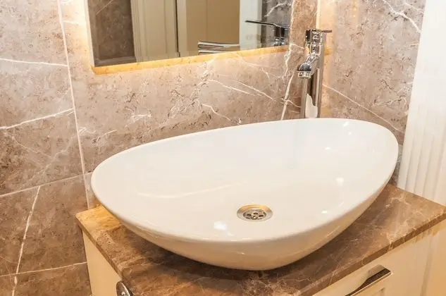 Bathroom sink