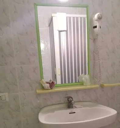 Üç Kişilik Oda