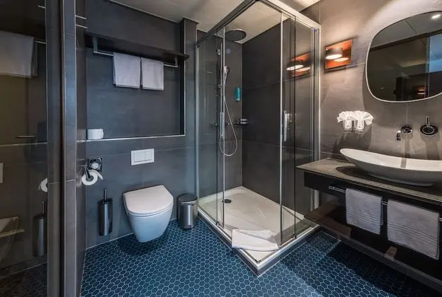Design Tek Büyük Yataklı Oda