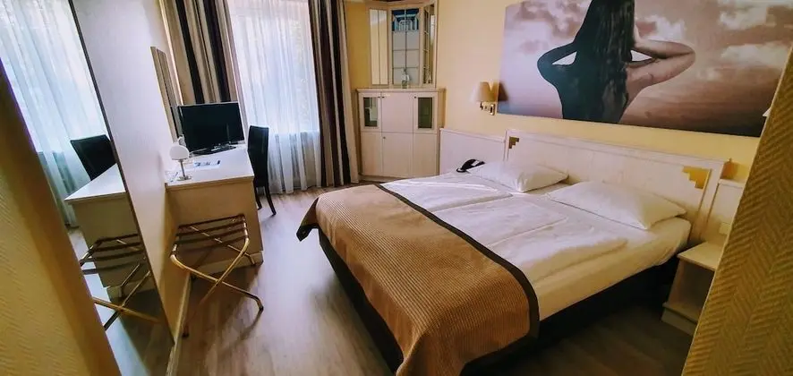 Standard Tek Büyük Yataklı Oda