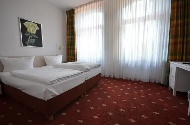 Standard Tek Büyük Yataklı Oda