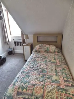 Tek Kişilik Oda, Banyolu/Duşlu (Room 5)