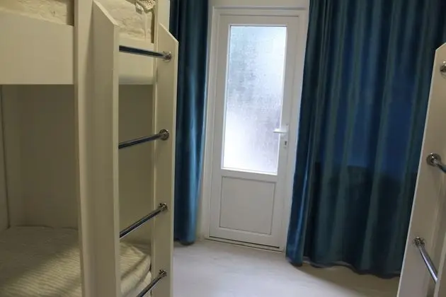 Ortak Ranzalı Oda, Sadece kadınlar için