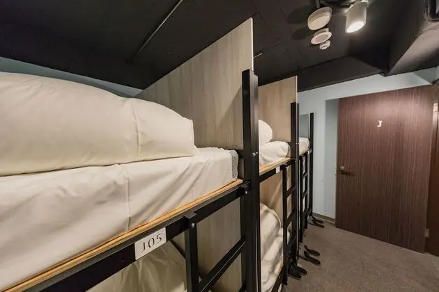 Ortak Ranzalı Oda, Sadece kadınlar için, Ortak Banyo