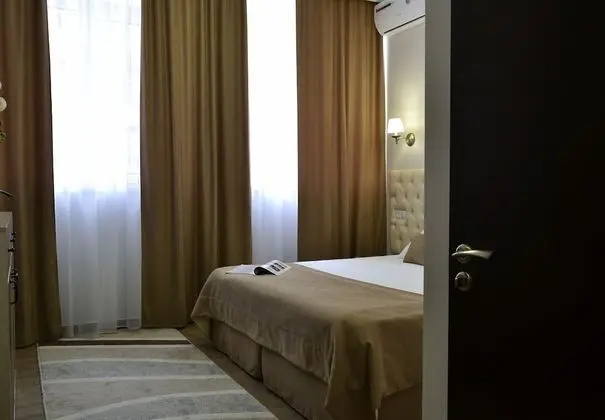 Superior Tek Büyük veya İki Ayrı Yataklı Oda