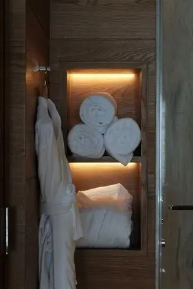 Deluxe Oda, 1 En Büyük (King) Boy Yatak