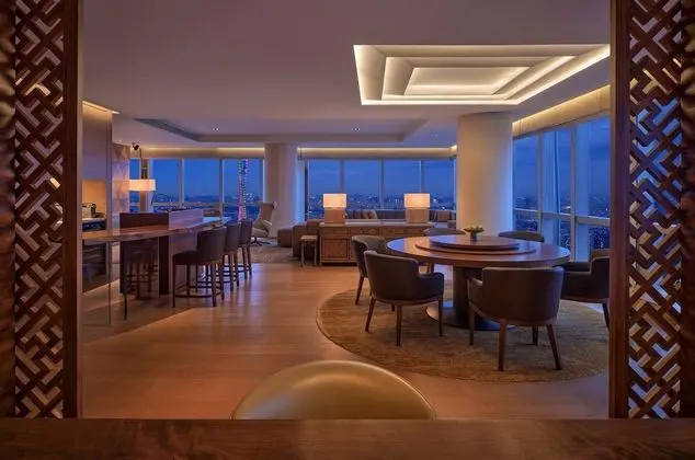 Diplomat Suite